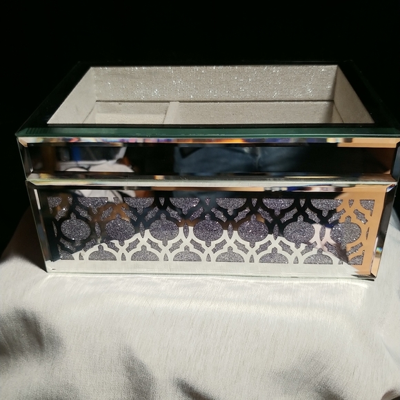 Jewellery - Picture 4 of 4